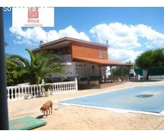 DON ALVARO, MAGINIFICO CHALET CON PISCINA, CALIDADES Y VISTAS ESPECTACULARES