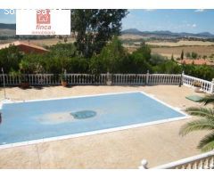 DON ALVARO, MAGINIFICO CHALET CON PISCINA, CALIDADES Y VISTAS ESPECTACULARES
