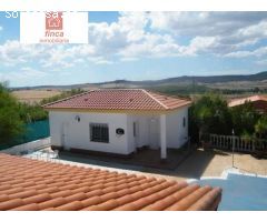 DON ALVARO, MAGINIFICO CHALET CON PISCINA, CALIDADES Y VISTAS ESPECTACULARES