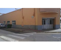 MONTIJO, AMPLIO LOCAL COMERCIAL CENTRICO, PRECIO NEGOCIABLE