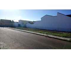 MONTIJO, VENTA SOLAR URBANO, ZONA RESIDENCIAL TRANQUILA, DE ESQUINA