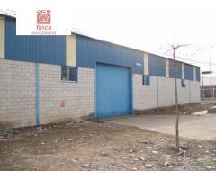 MONTIJO, ALQUILER NAVE INDUSTRIAL 1.000 M2 + 2.000 M2 PATIO, OFICINA Y BAÑOS