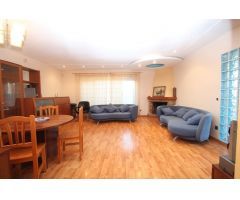 Villa con la piscina privada en Cabo Roig.
