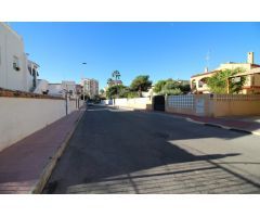 AMPLIO GARAJE EN LA URBANIZACIÓN LA ROSALEDA