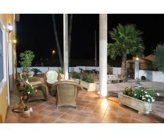 Finca de 9.480 m2. con Chalet de 495 m2. construidos en parcela de 1.000 m2. dentro de la finca.