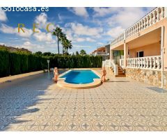 Chalet en Venta en la Nucia, Alicante