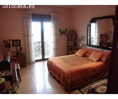 CHALET INDEPENDIENTE EN VENTA EN URB. LA ALCAYNA, AMPLIO, LUMINOSO Y EN PERFECTO ESTADO