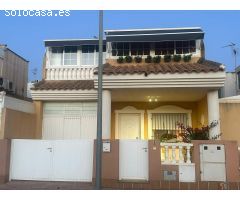 CHALET PAREADO CON GARAJE EN LOS ALCAZARES