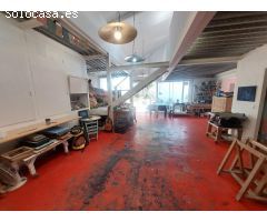 CASA DE PUEBLO TIPO LOFT EN VENTA EN EL PUNTAL, LUMINOSA, CON PATIO Y EN PERFECTO ESTADO