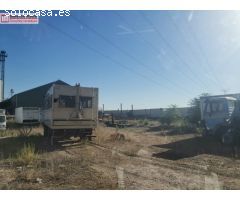 SE VENDE NAVE INDUSTRIAL CON CAMPA EN SESEÑA.