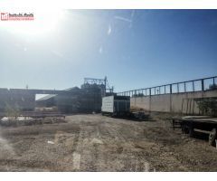 SE VENDE NAVE INDUSTRIAL CON CAMPA EN SESEÑA.