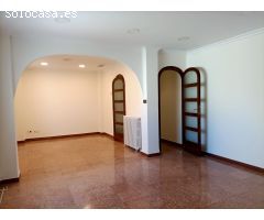 Piso en Alquiler en Valencia de las Torres, Valencia