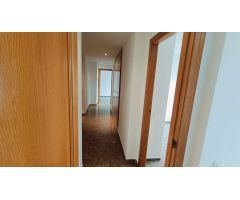 Apartamento en Alquiler en Valencia de las Torres, Valencia