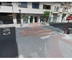 SE VENDE PLAZA DE GARAJE DOBLE, PARA 2 COCHES GRANDES Y MOTOS EN EL CENTRO COMERCIAL CALLE ANCHA