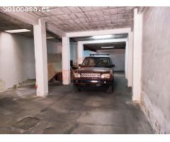 SE VENDE LOCAL CON VADO, EN ZONA ENSANCHE-CIRCUNVALACION.