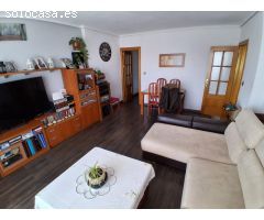 AMPLIA VIVIENDA CON CINCO DORMITORIOS Y GARAJE EN FATIMA-FERIA