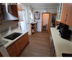 AMPLIA VIVIENDA CON CINCO DORMITORIOS Y GARAJE EN FATIMA-FERIA