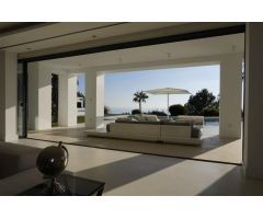 Villa Independiente en Venta en Marbella, Málaga