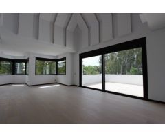 Villa Independiente en Venta en Marbella, Málaga