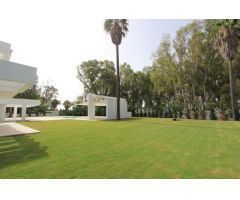 Villa Independiente en Venta en Marbella, Málaga
