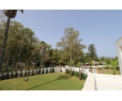 Villa Independiente en Venta en Marbella, Málaga