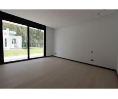Villa Independiente en Venta en Marbella, Málaga