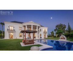 Villa Independiente en Venta en Marbella, Málaga