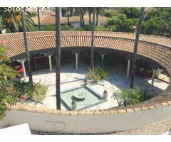 Villa Independiente en Venta en Marbella, Málaga