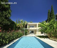 Villa Independiente en Venta en Marbella, Málaga