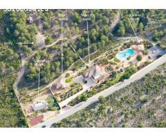 Chalet en Venta en la Nucia, Alicante