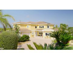 Chalet en Venta en la Nucia, Alicante