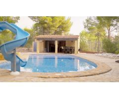 Chalet en Venta en la Nucia, Alicante