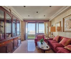 Vivienda en venta con vistas despejadas a la playa de La Victoria
