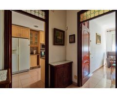 Vivienda en venta con vistas despejadas a la playa de La Victoria