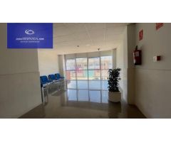 Se vende o alquila local totalmente diafano en Zona Franca