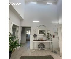Exclusiva Villa de Lujo en Santi Petri, La Barrosa: Tu Refugio de Tranquilidad con Piscina y Jardín