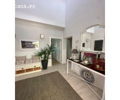 Exclusiva Villa de Lujo en Santi Petri, La Barrosa: Tu Refugio de Tranquilidad con Piscina y Jardín