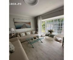 Exclusiva Villa de Lujo en Santi Petri, La Barrosa: Tu Refugio de Tranquilidad con Piscina y Jardín