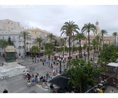 Estupendo piso de 3 habitaciones junto al Ayuntamiento