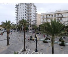 Estupendo piso de 3 habitaciones junto al Ayuntamiento