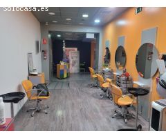 ¡Tu Negocio y Vivienda en el Corazón de Cádiz: 130m² de Posibilidades Infinitas!