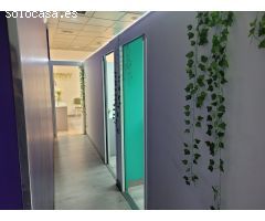 ¡Tu Negocio y Vivienda en el Corazón de Cádiz: 130m² de Posibilidades Infinitas!