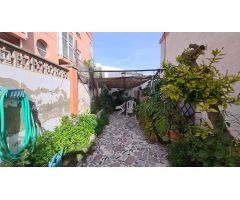 CHALET EN LA LAGUNA. PARCELA DE 280M2