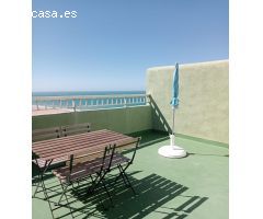 Estupendo ático en la playa VIctoria para alquiler de verano y anual.