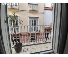 Encantador piso en el corazón del casco histórico de Cádiz, junto al Mercado de Abastos