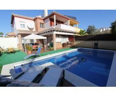 CHALET UNIFAMILIAR PAREADO  VIÑA MALAGA