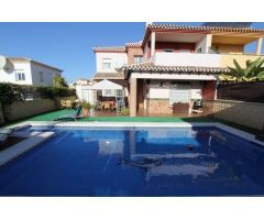 CHALET UNIFAMILIAR PAREADO  VIÑA MALAGA
