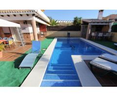 CHALET UNIFAMILIAR PAREADO  VIÑA MALAGA