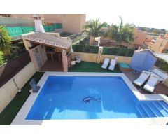 CHALET UNIFAMILIAR PAREADO  VIÑA MALAGA