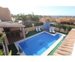 CHALET UNIFAMILIAR PAREADO  VIÑA MALAGA